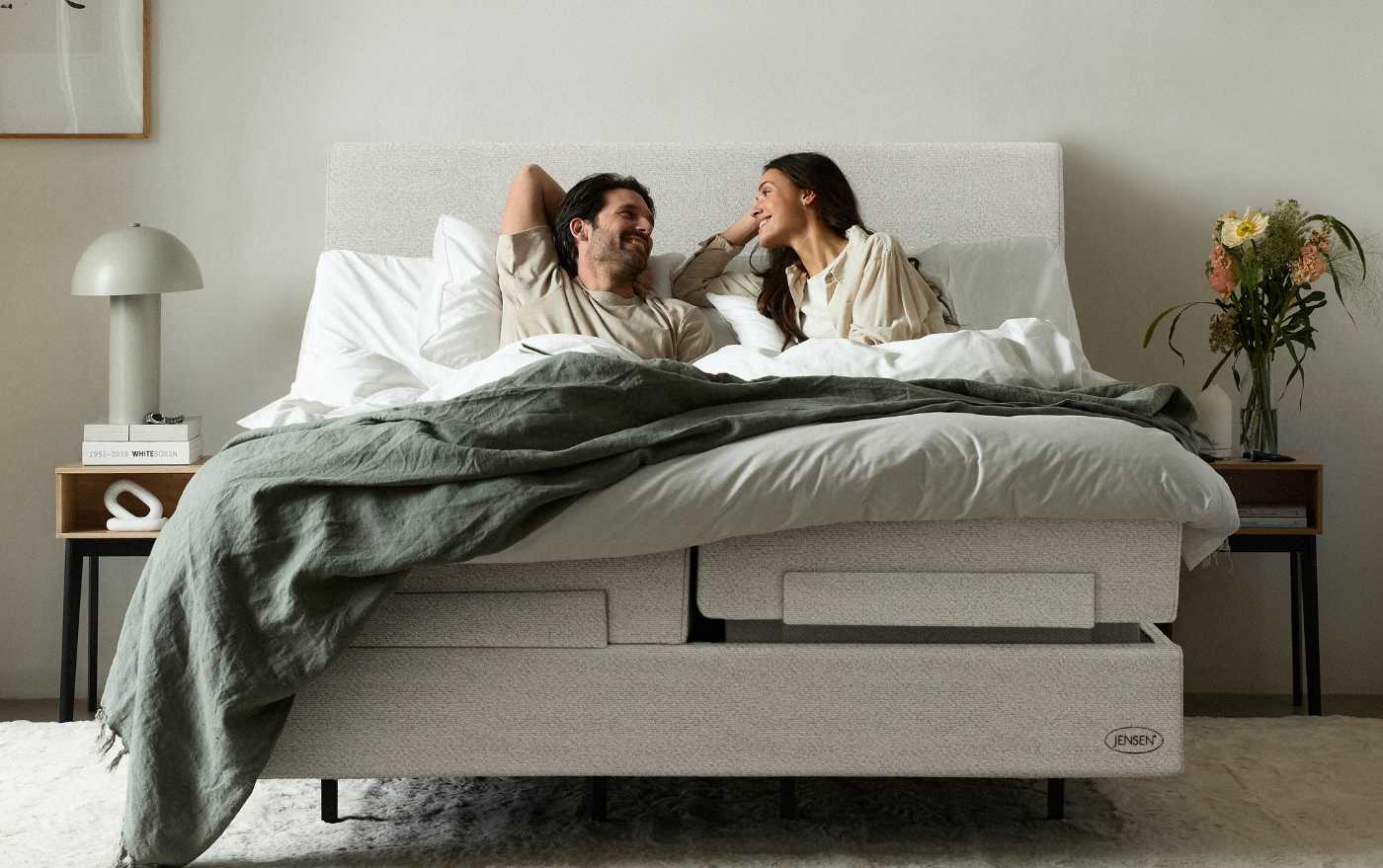 Inclinación de una cama articulada para reducir los despertares