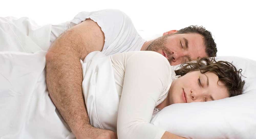 ¿Es incompatible tener un descanso de calidad con dormir junto a tu pareja?